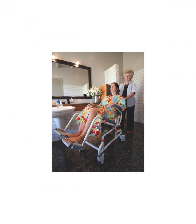 fauteuil de douche tilt showerbuddy hapi médical cherbourg